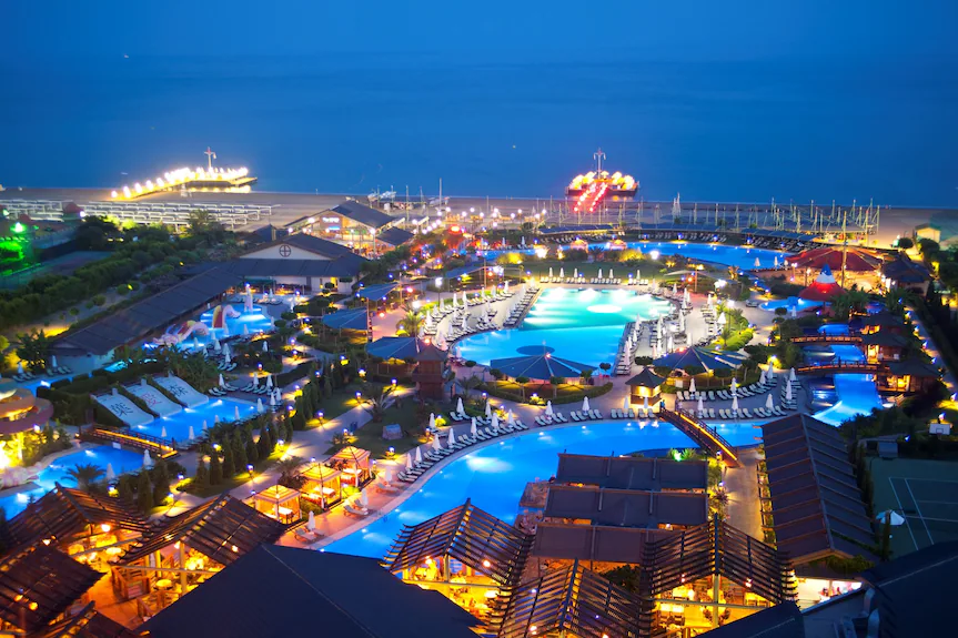 Exklusiver Flughafen Transfer Antalya: Lara & Kundu